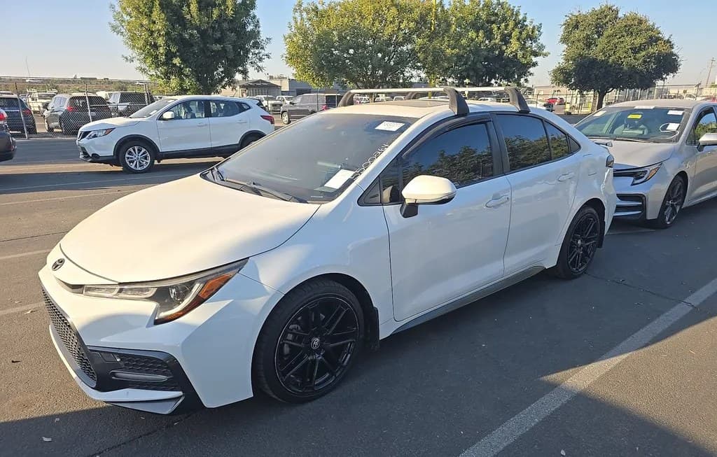 2020 TOYOTA COROLLA SE SEDAN