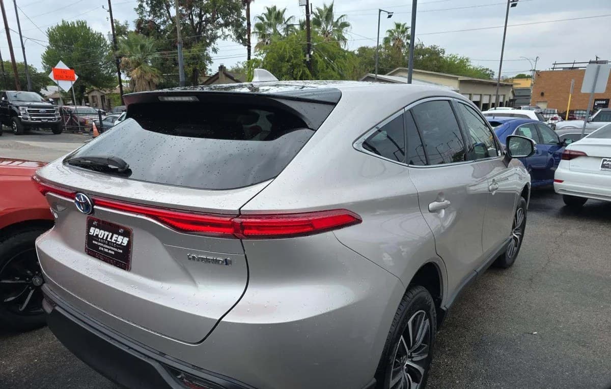 2021 TOYOTA VENZA LE 4