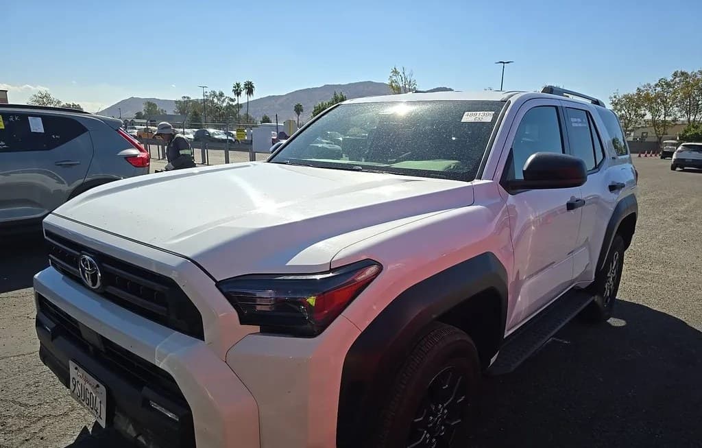 2025 TOYOTA 4RUNNER SR5