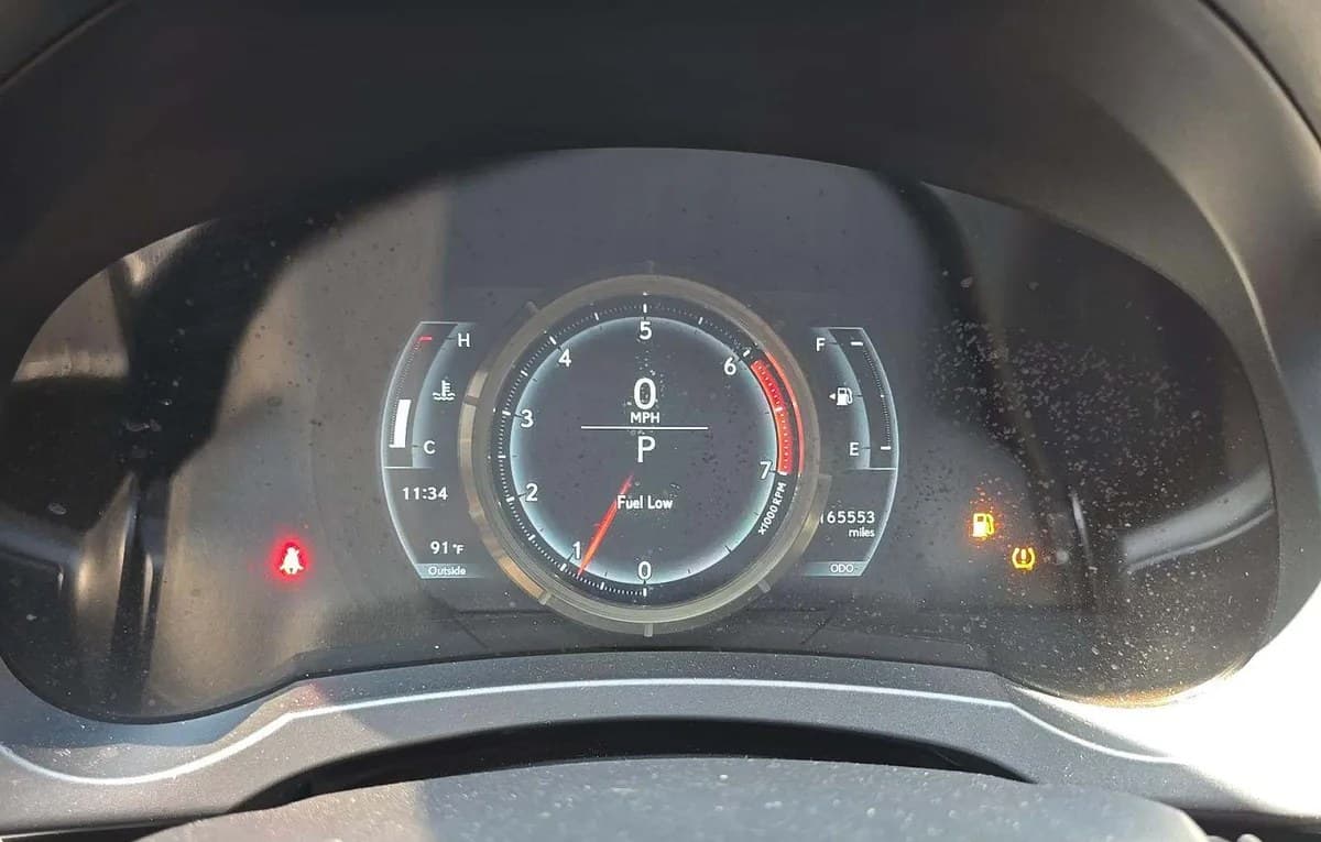 2017 LEXUS IS IS 200t 6