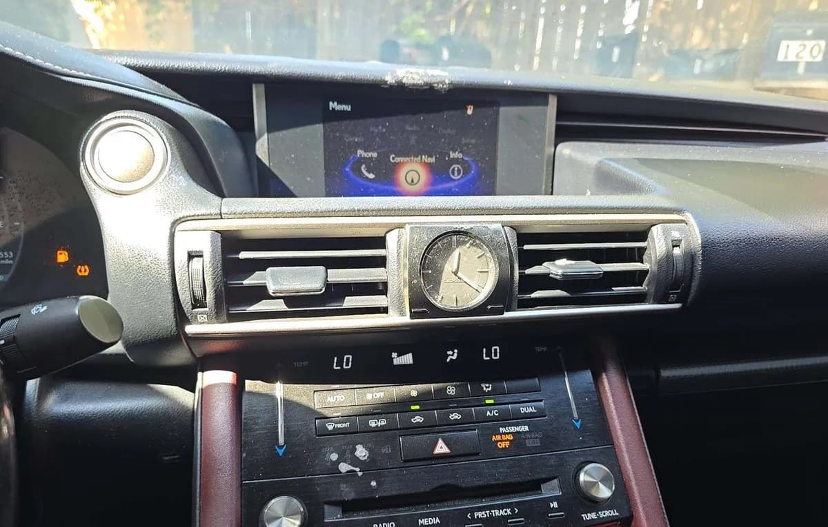 2017 LEXUS IS IS 200t 7