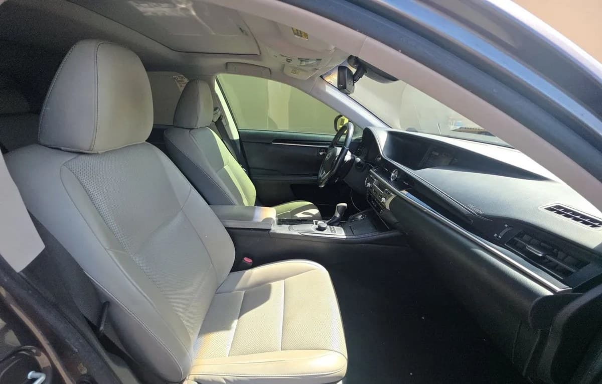 2017 LEXUS ES 350 5