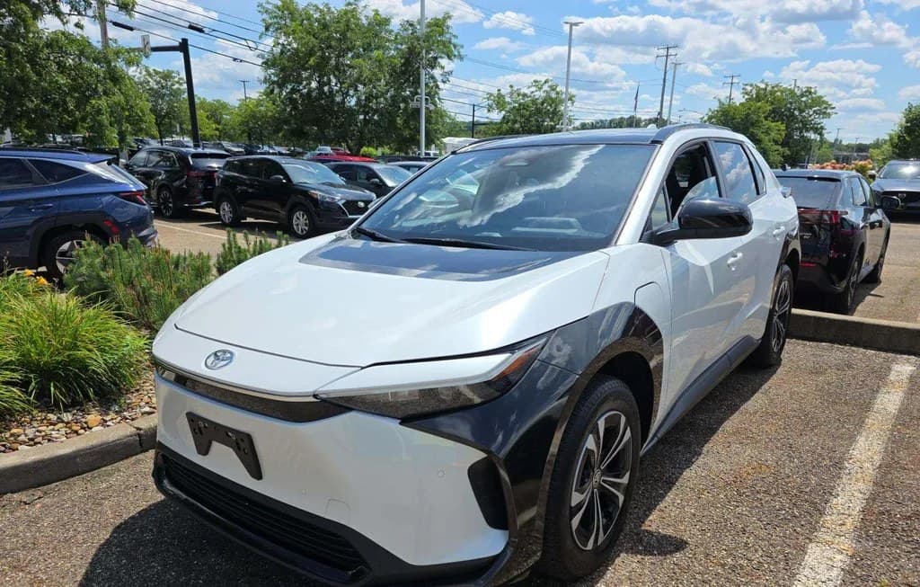 2023 TOYOTA BZ4X XLE