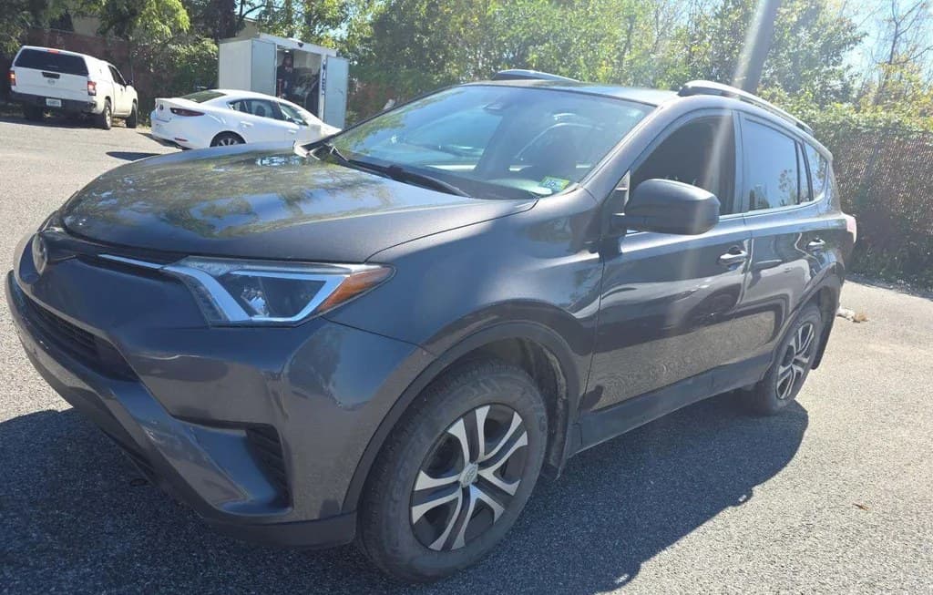 2017 TOYOTA RAV4 LE