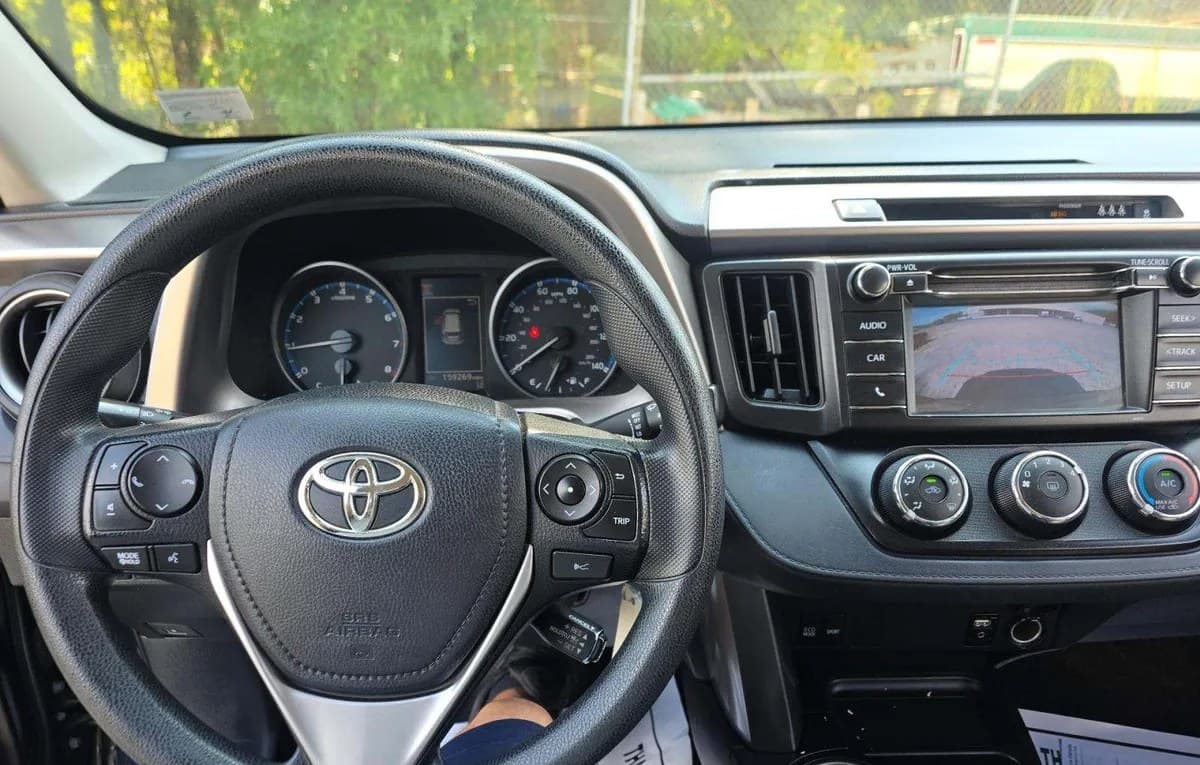 2018 TOYOTA RAV4 LE 7