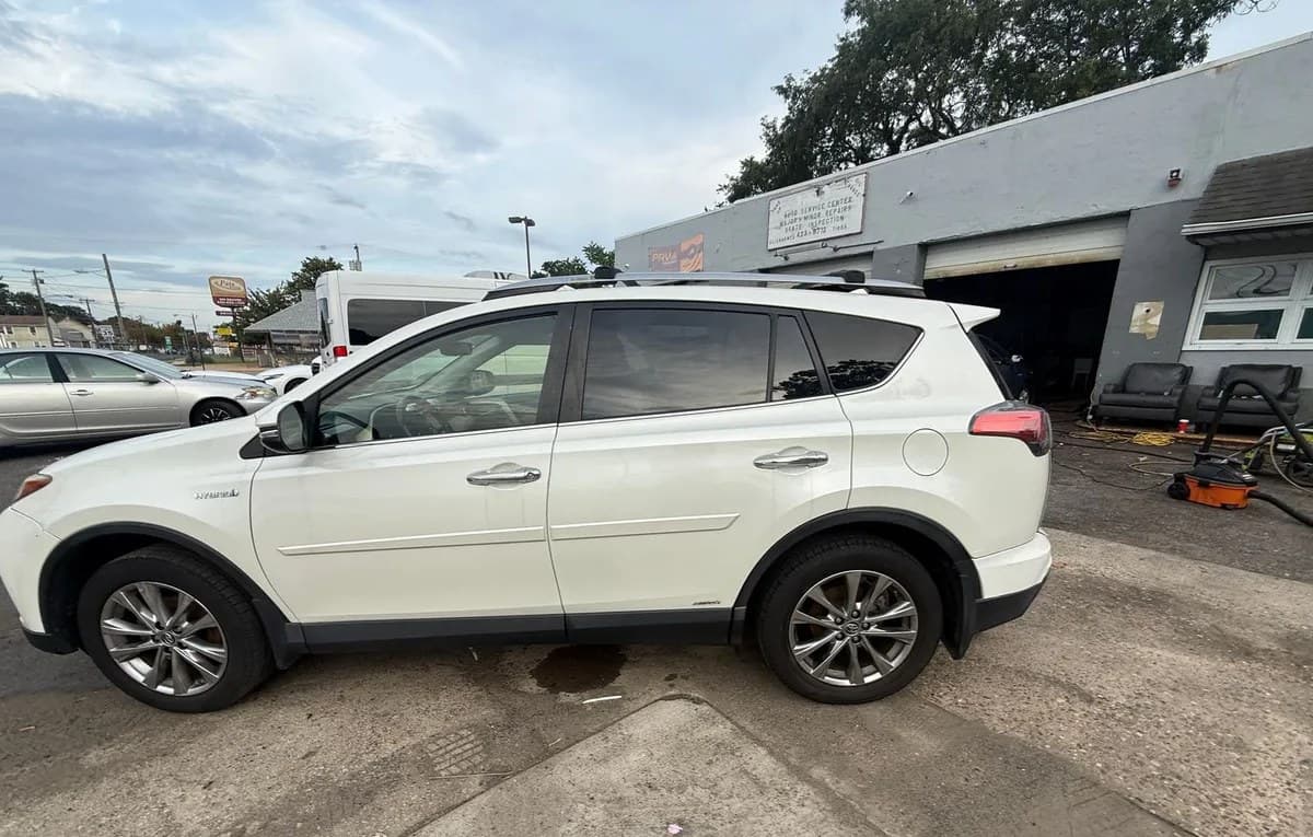 2018 TOYOTA RAV4 HYBRID Limited 5