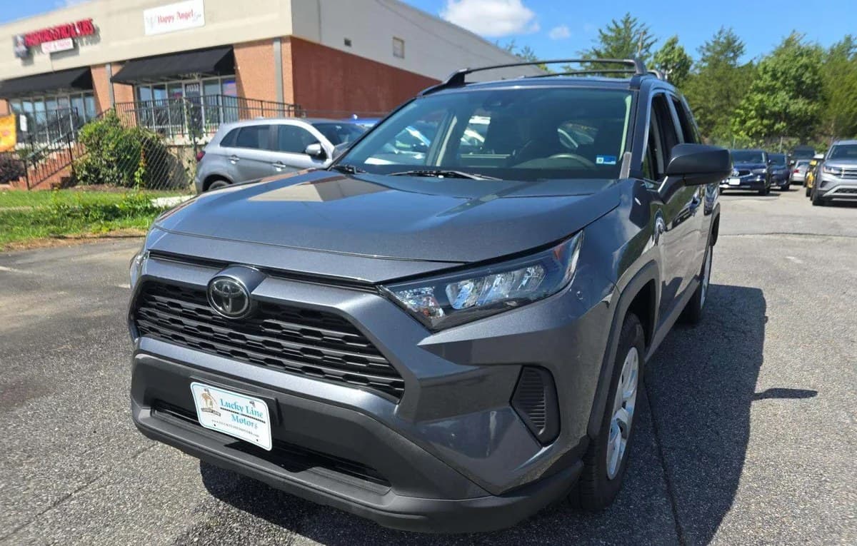 2020 TOYOTA RAV4 LE 2