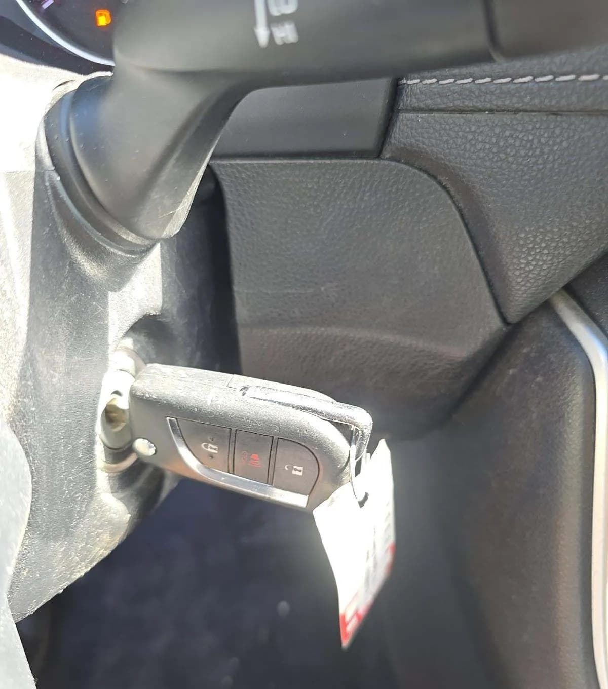 2019 TOYOTA RAV4 LE 5