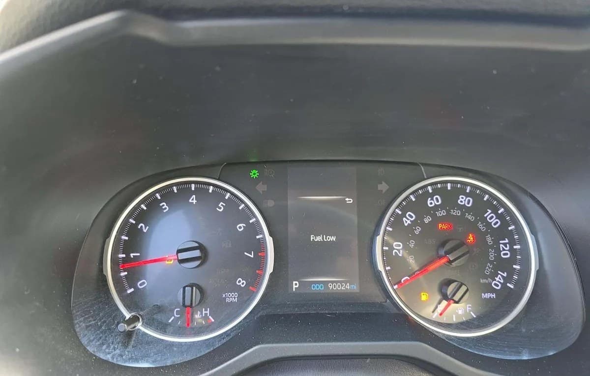 2019 TOYOTA RAV4 LE 6