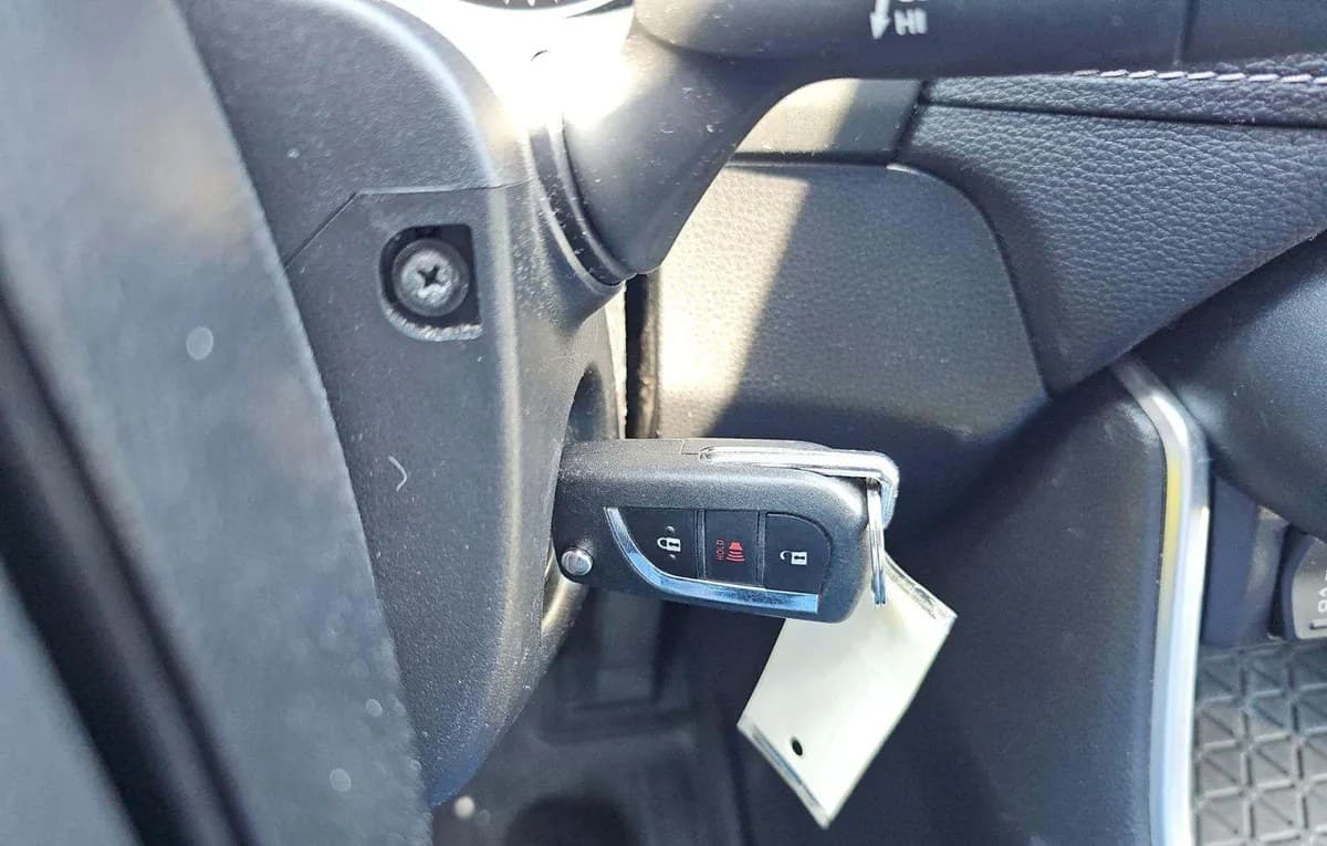 2019 TOYOTA RAV4 LE 5