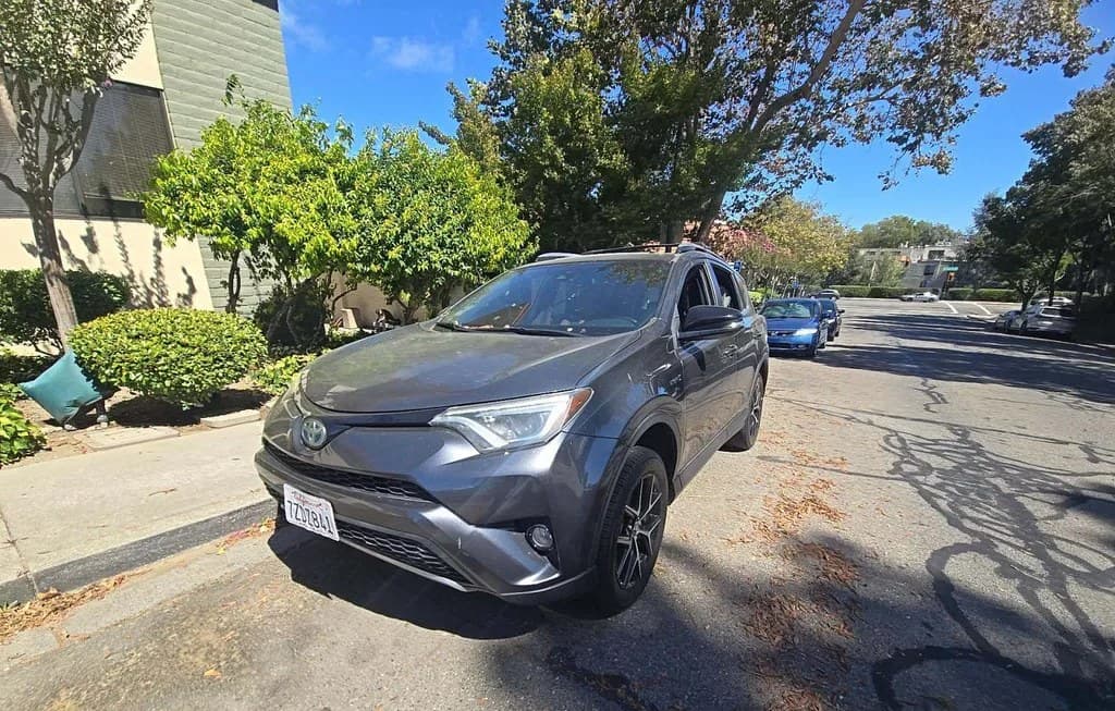 2017 TOYOTA RAV4 HYBRID SE