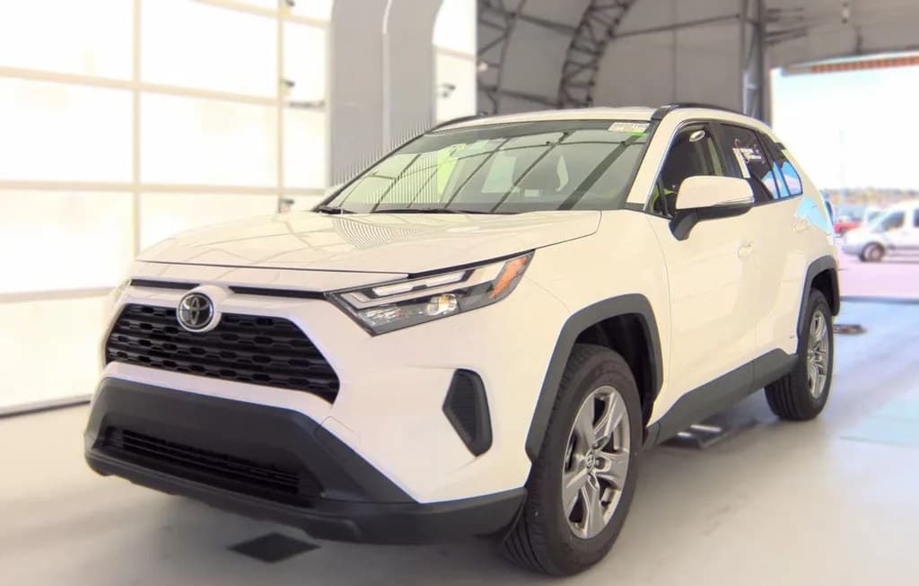 2025 TOYOTA RAV4 HYBRID LE