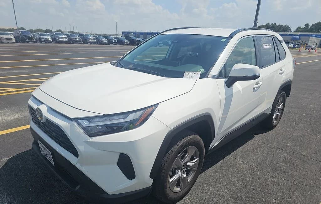 2025 TOYOTA RAV4 HYBRID LE
