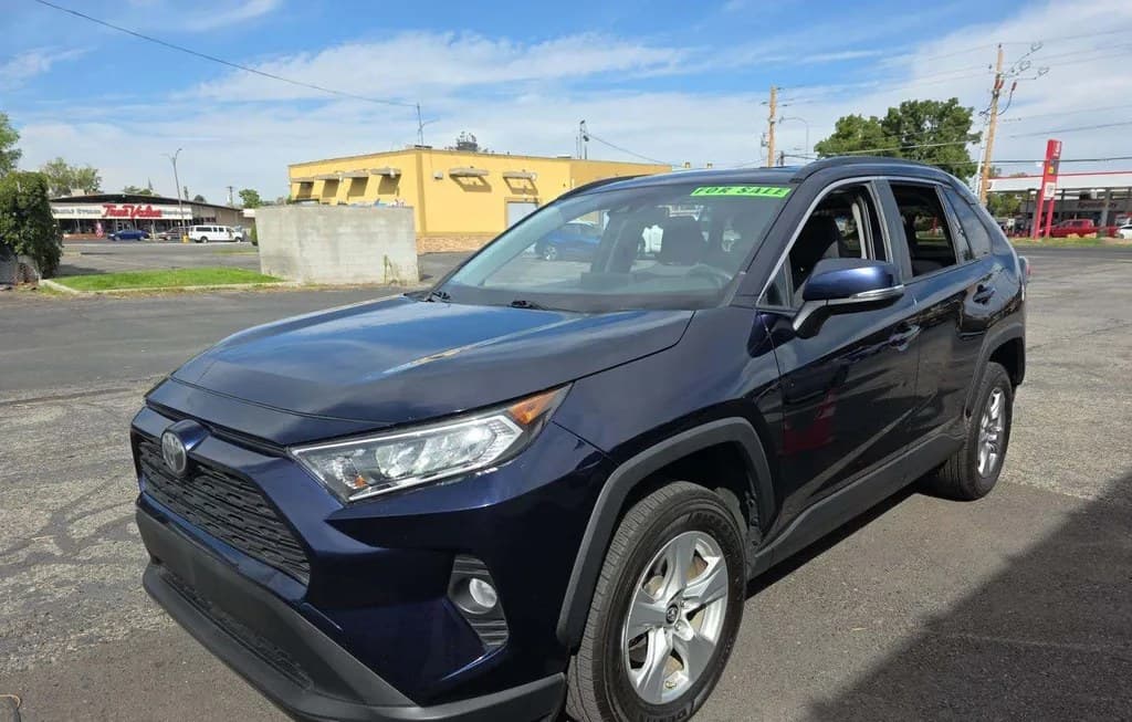 2019 TOYOTA RAV4 XLE