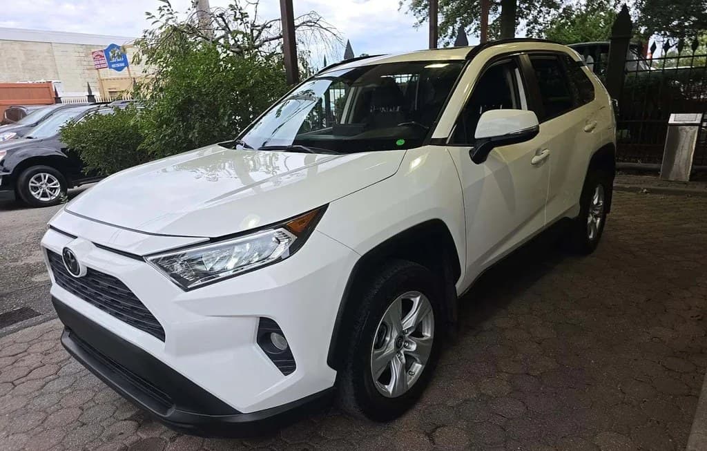 2019 TOYOTA RAV4 XLE