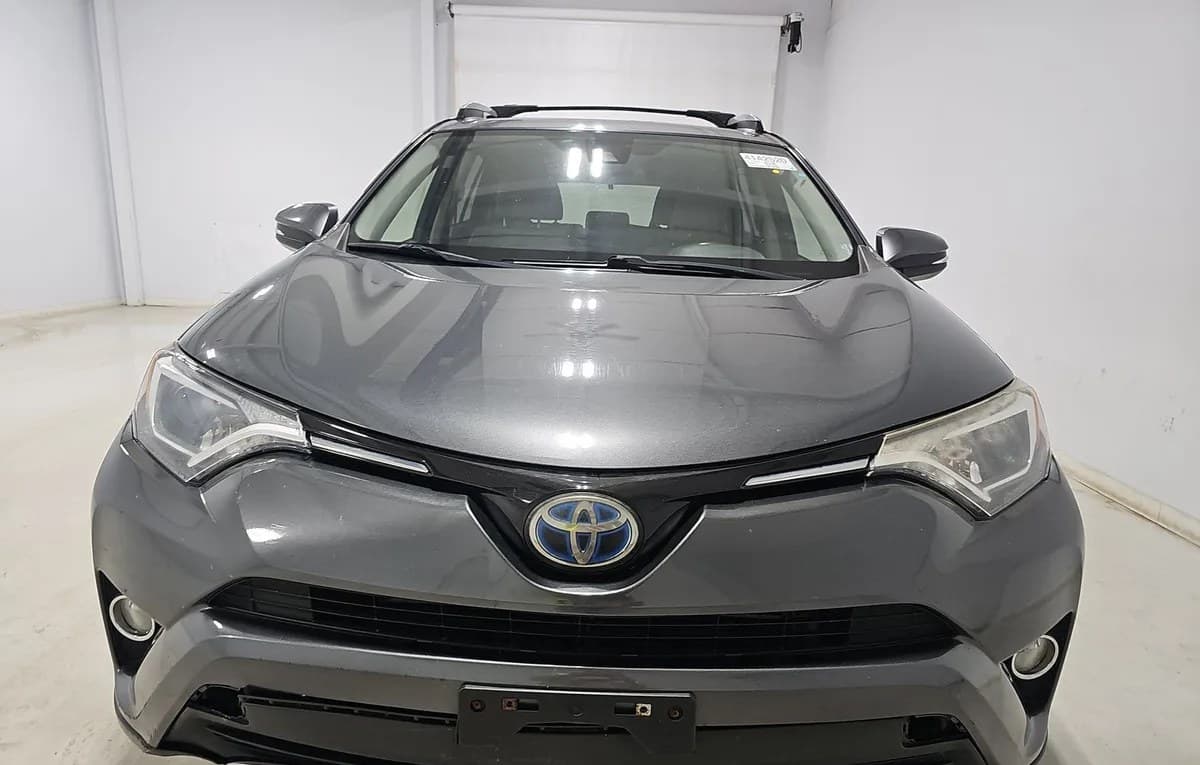 2017 TOYOTA RAV4 HYBRID XLE 3