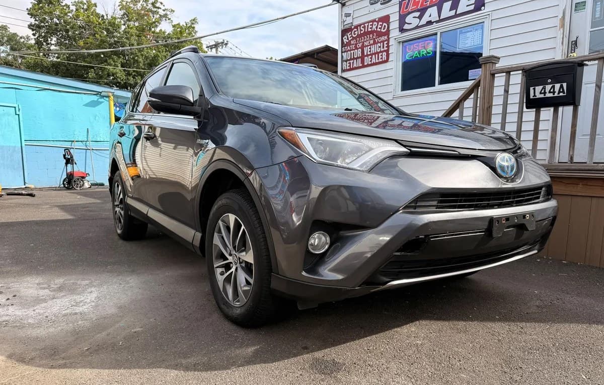 2017 TOYOTA RAV4 HYBRID XLE 7