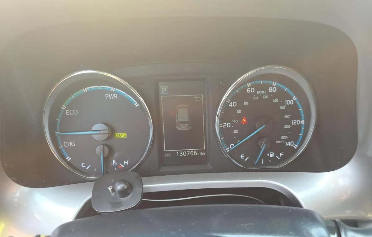 2017 TOYOTA RAV4 HYBRID XLE 6