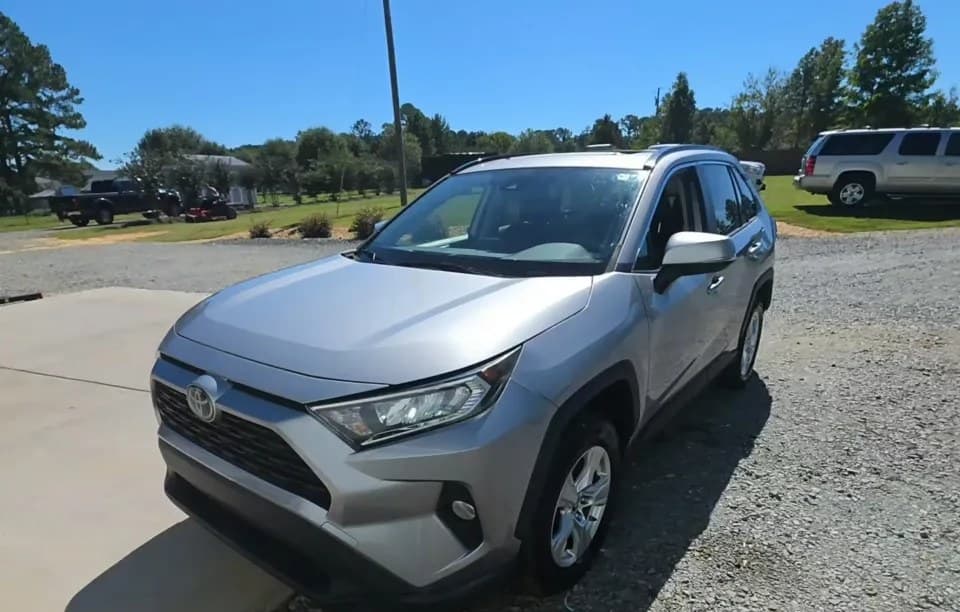 2019 TOYOTA RAV4 XLE