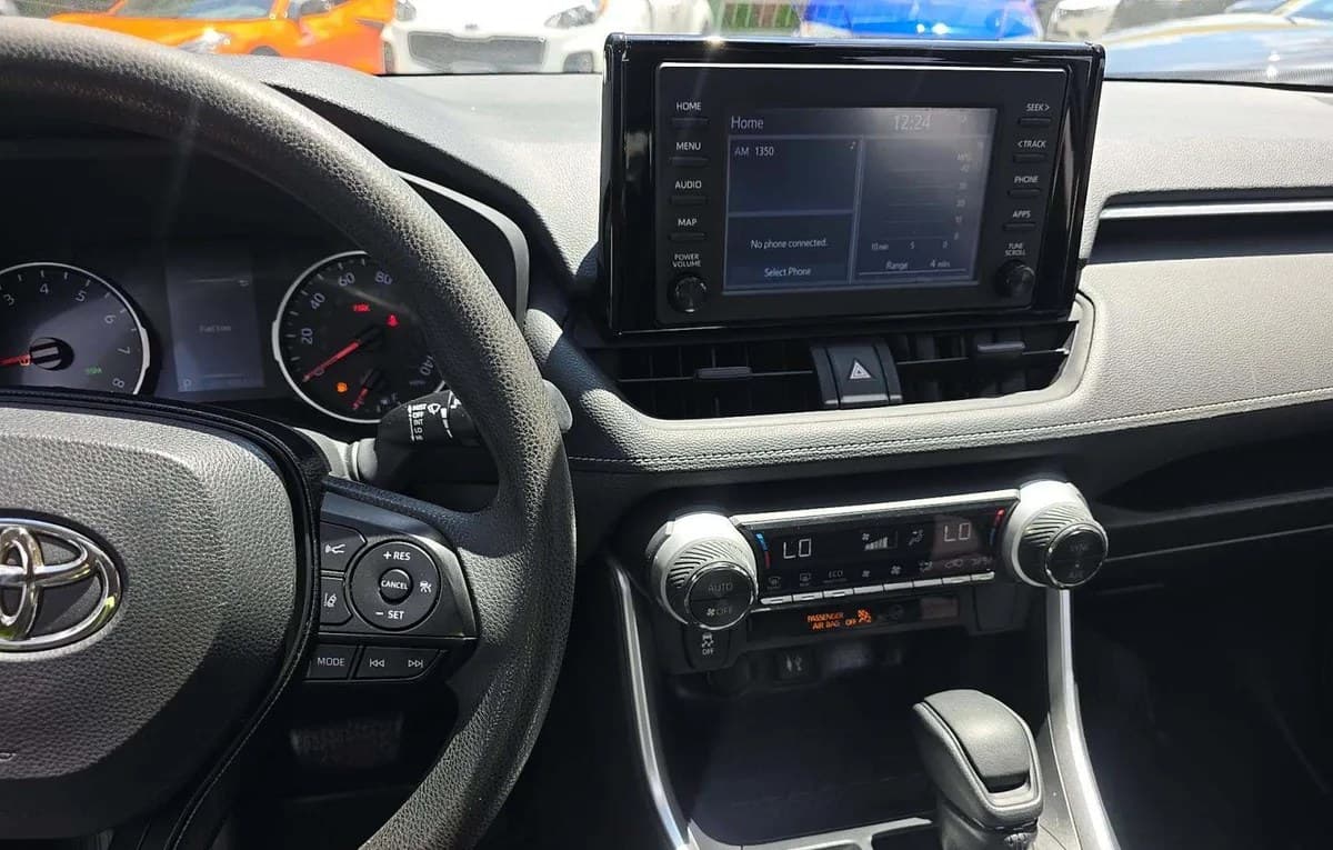 2019 TOYOTA RAV4 XLE 7