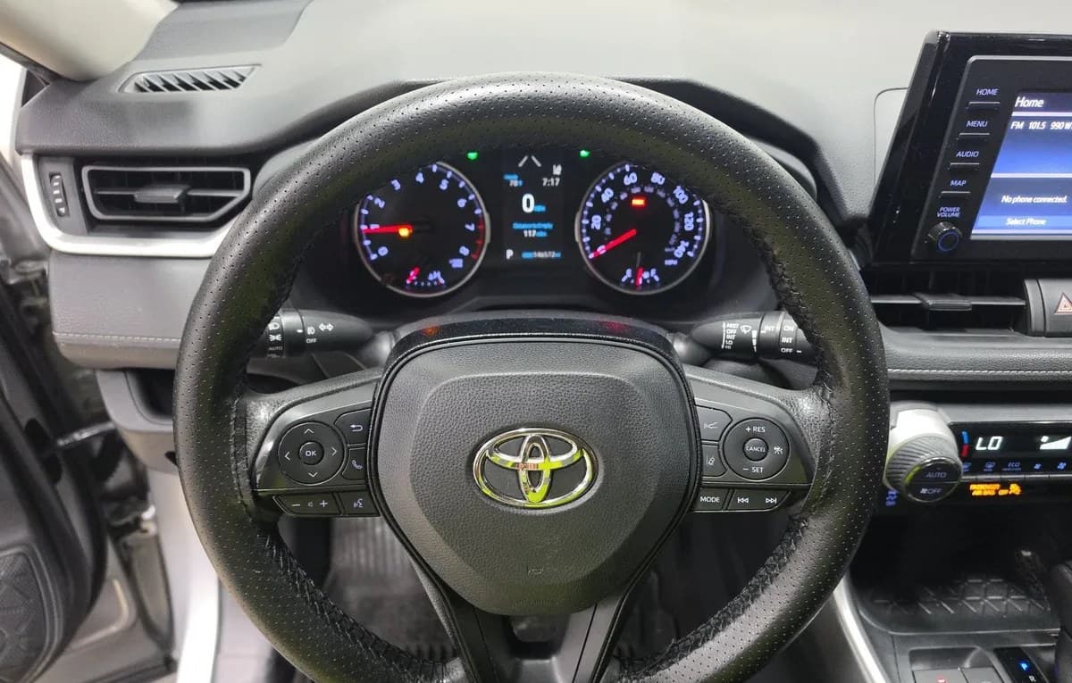 2019 TOYOTA RAV4 XLE 7