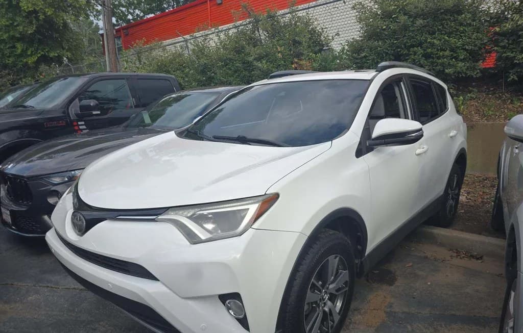 2017 TOYOTA RAV4 XLE