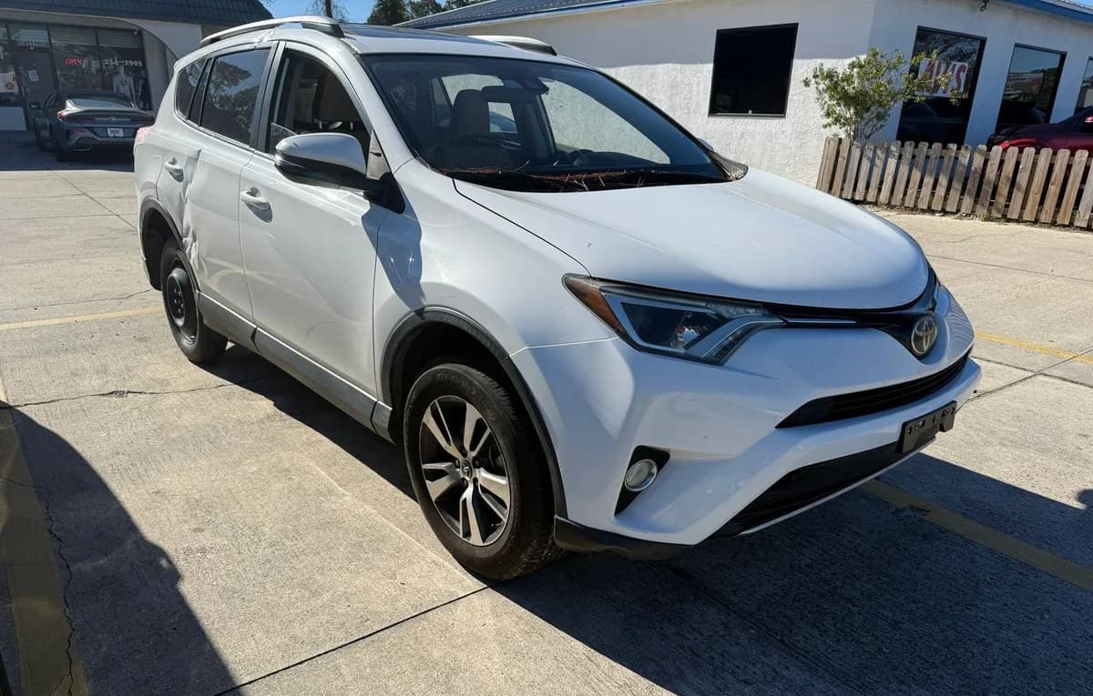 2018 TOYOTA RAV4 XLE 5