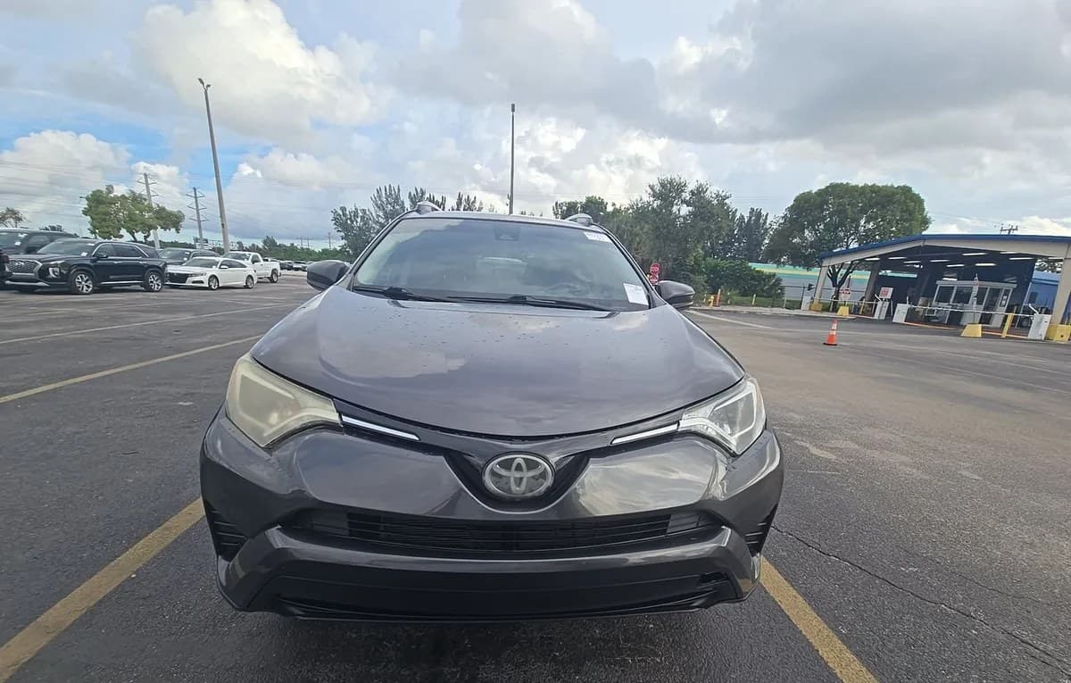 2018 TOYOTA RAV4 LE 3
