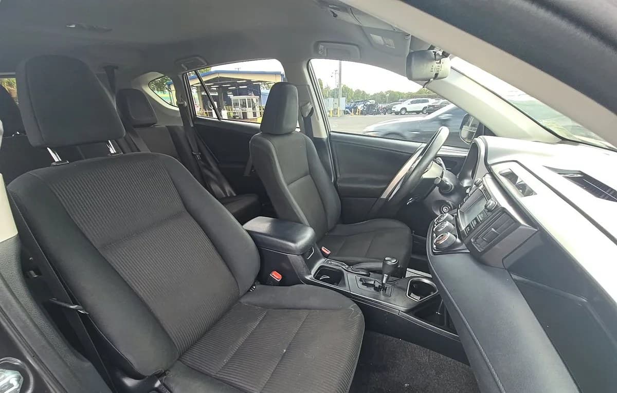 2018 TOYOTA RAV4 LE 5