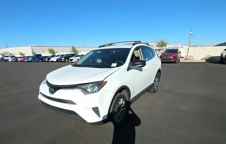 2017 TOYOTA RAV4 LE 2