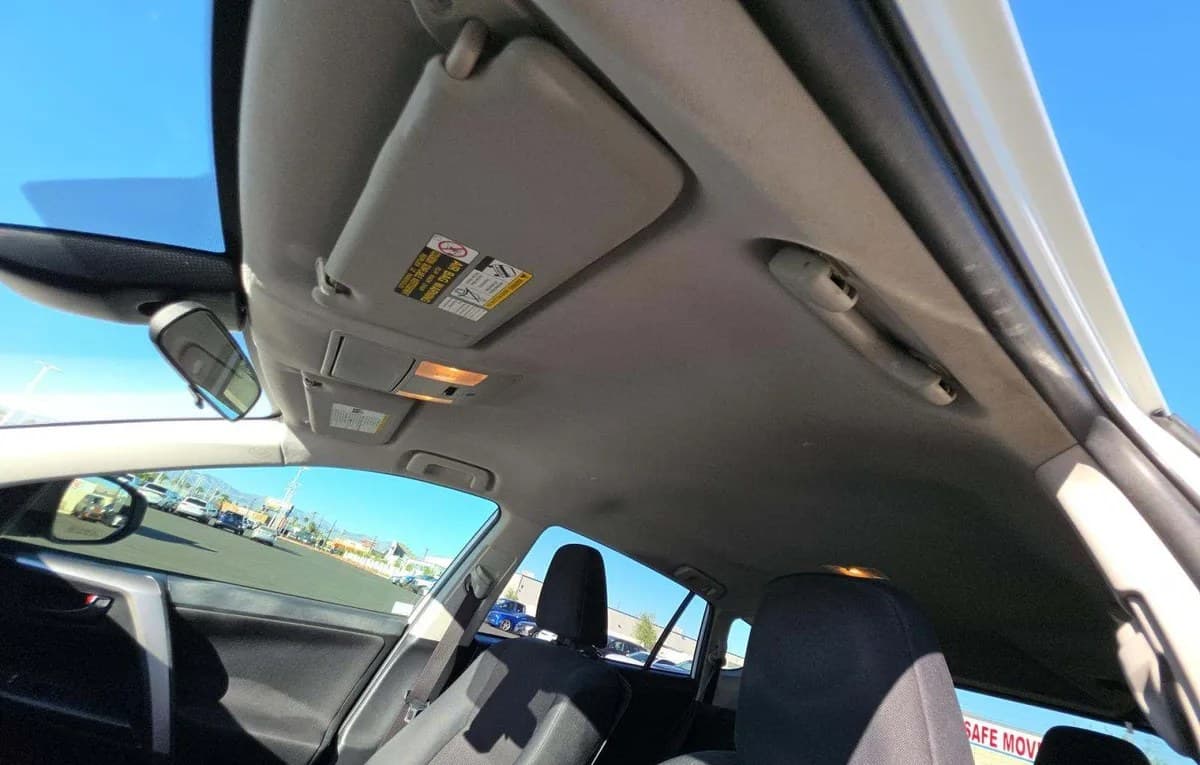 2017 TOYOTA RAV4 LE 5
