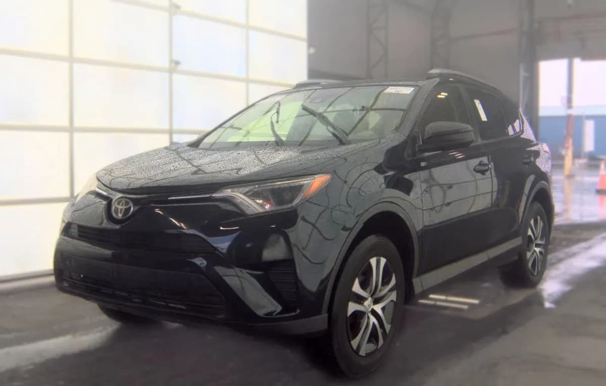 2017 TOYOTA RAV4 LE 2