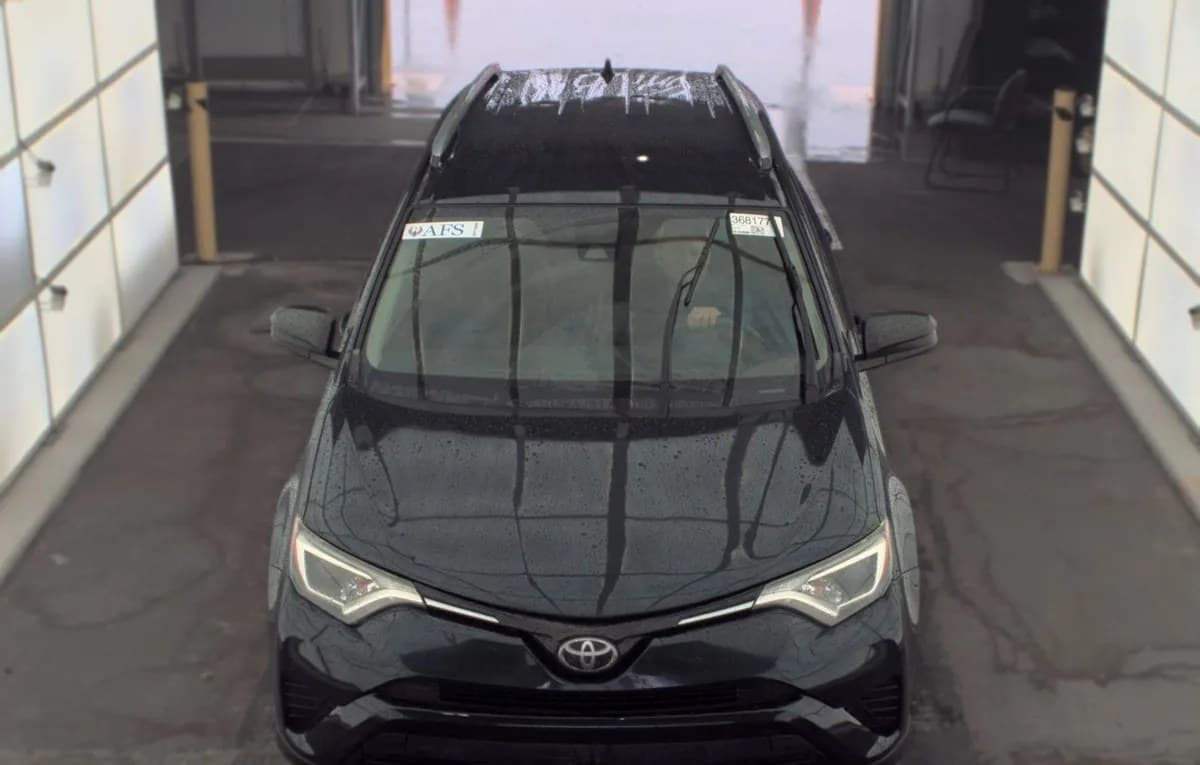 2017 TOYOTA RAV4 LE 3