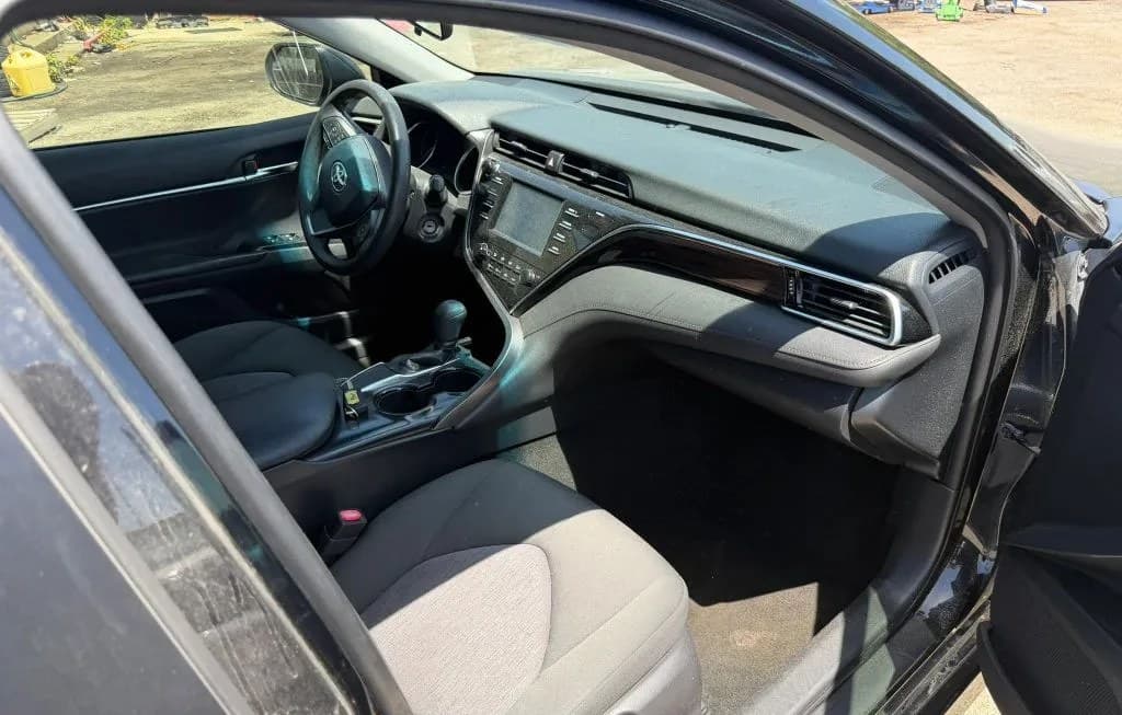2018 TOYOTA CAMRY LE 6