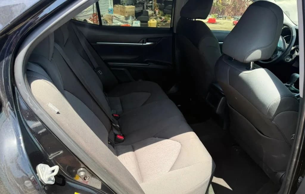 2018 TOYOTA CAMRY LE 7