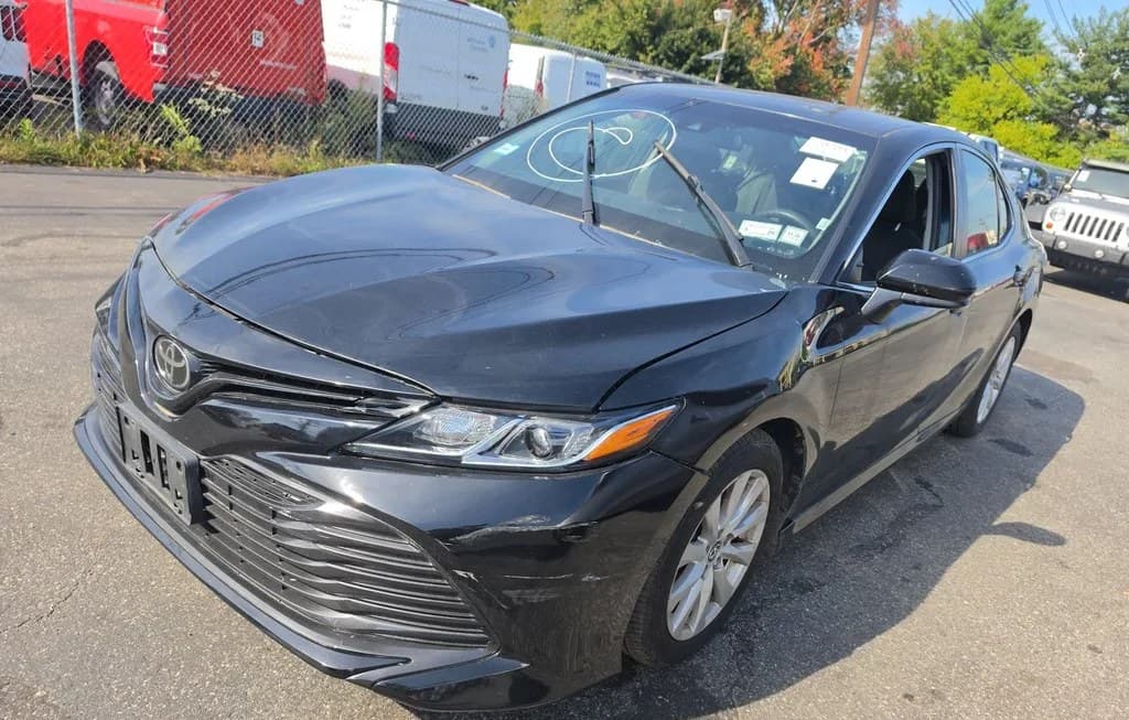 2018 TOYOTA CAMRY LE