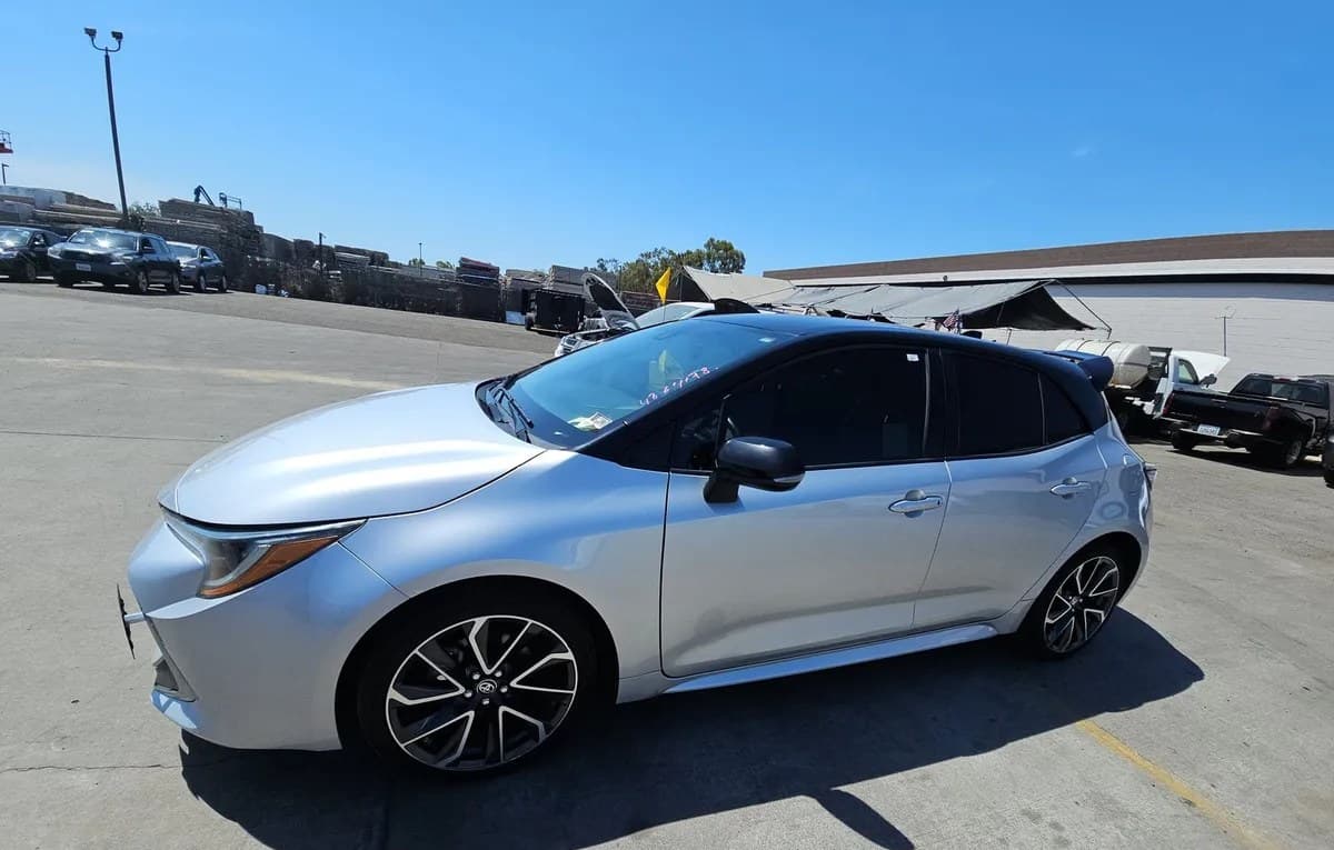 2021 TOYOTA COROLLA XSE 2