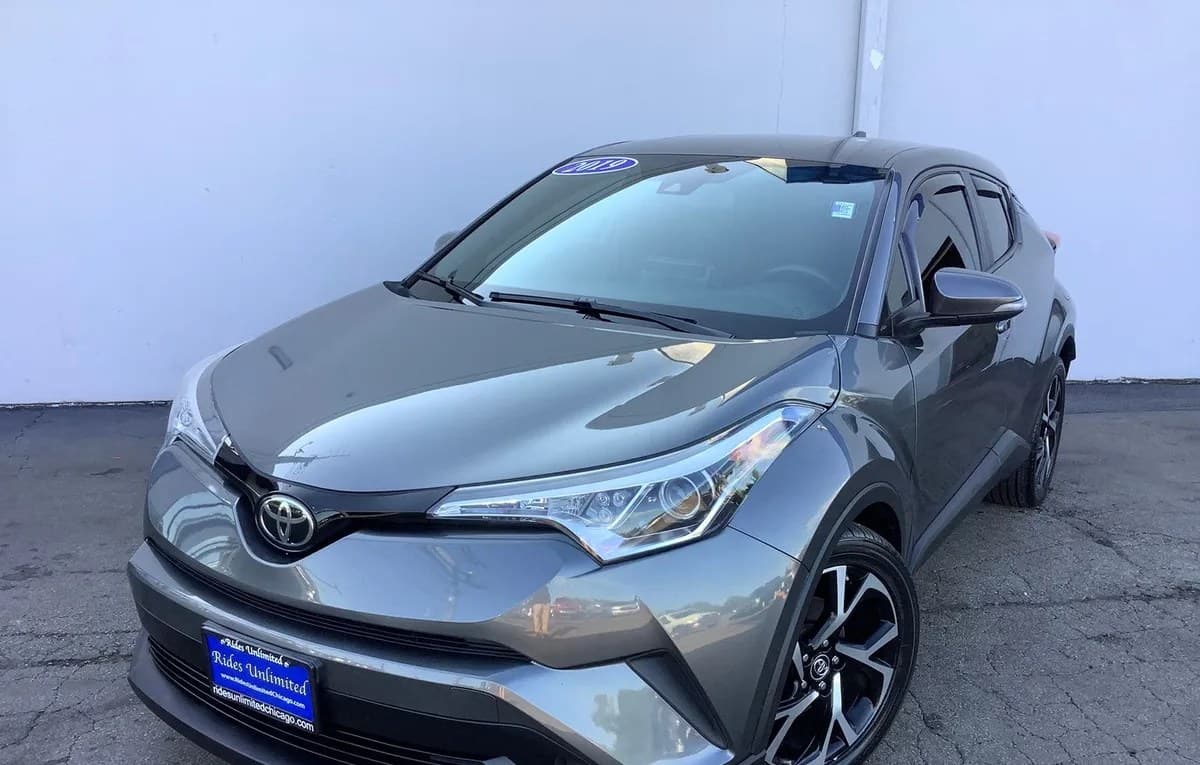 2019 TOYOTA C-HR XLE 2