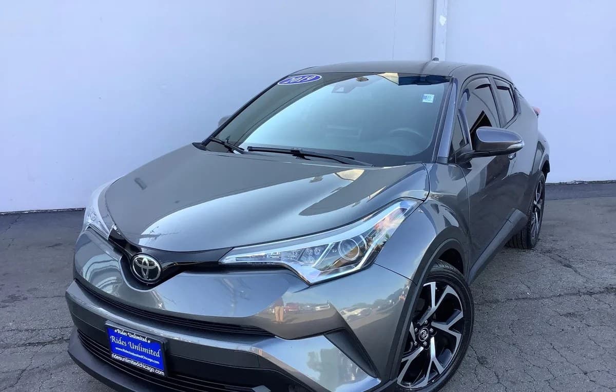 2019 TOYOTA C-HR XLE 3