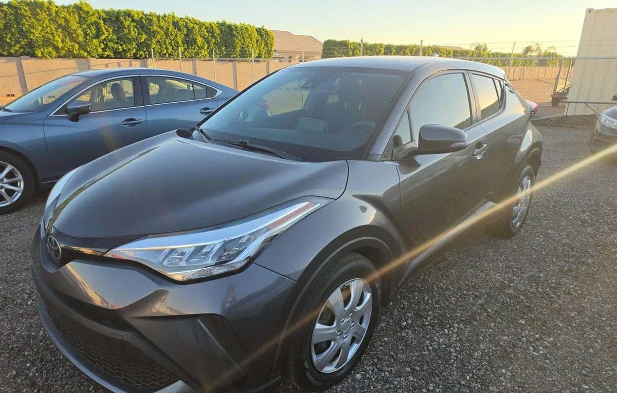 2020 TOYOTA C-HR LE 2