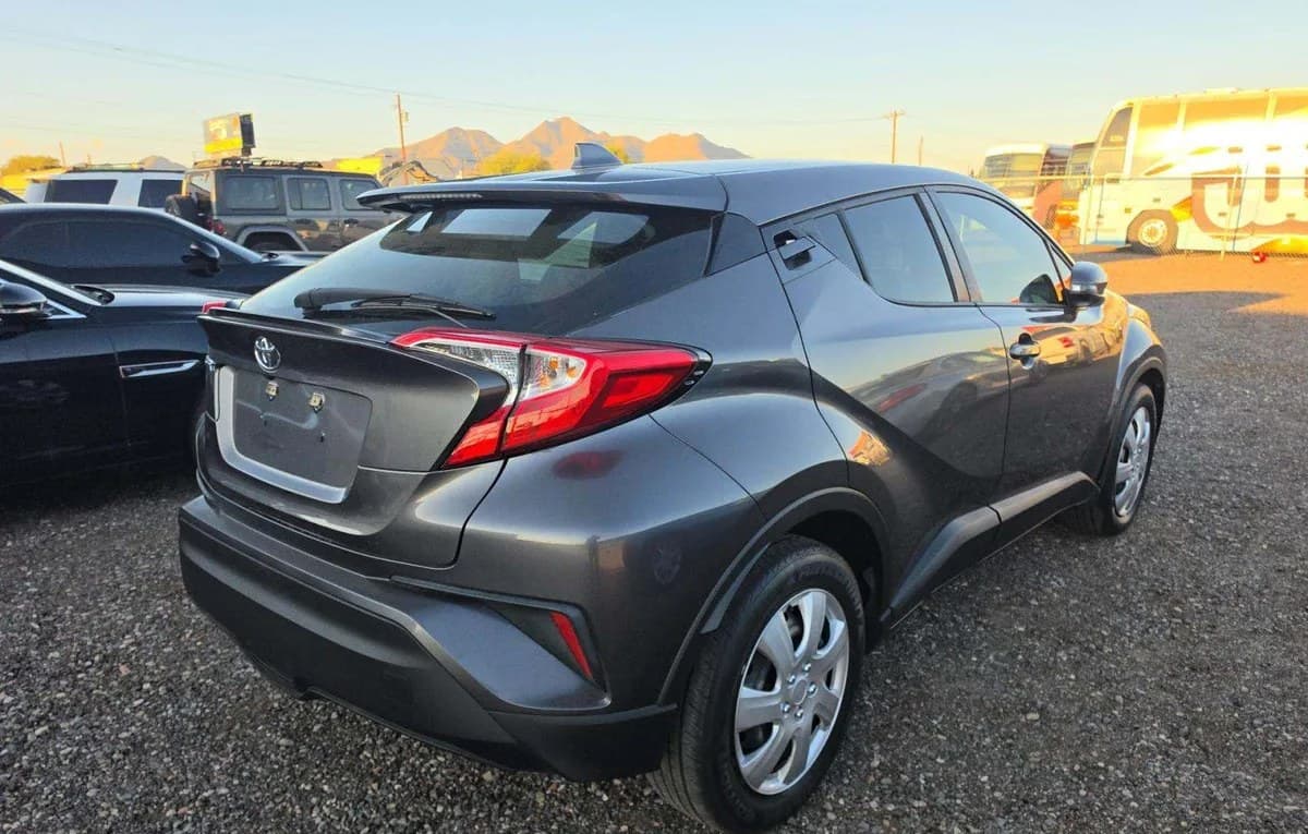 2020 TOYOTA C-HR LE 4
