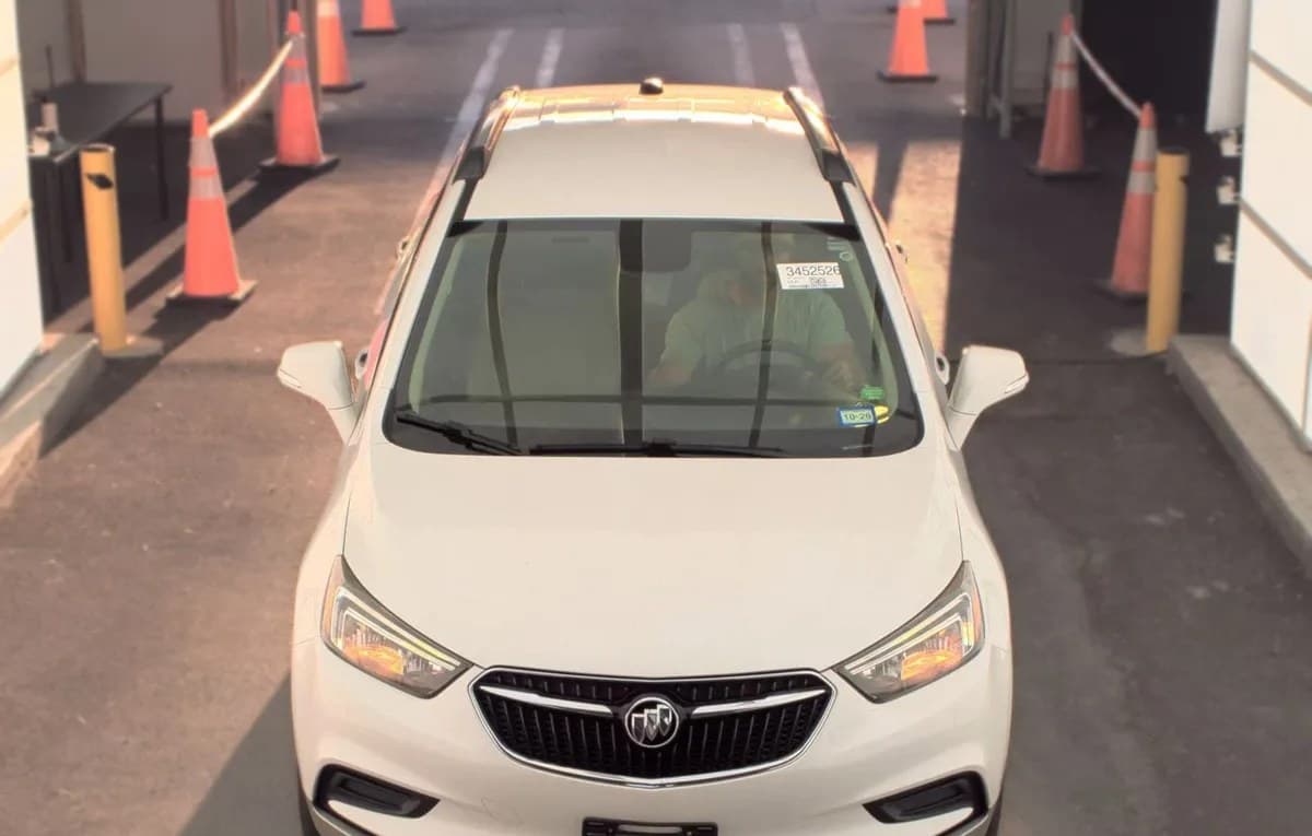 2017 BUICK ENCORE PREFERRED 1SB 3
