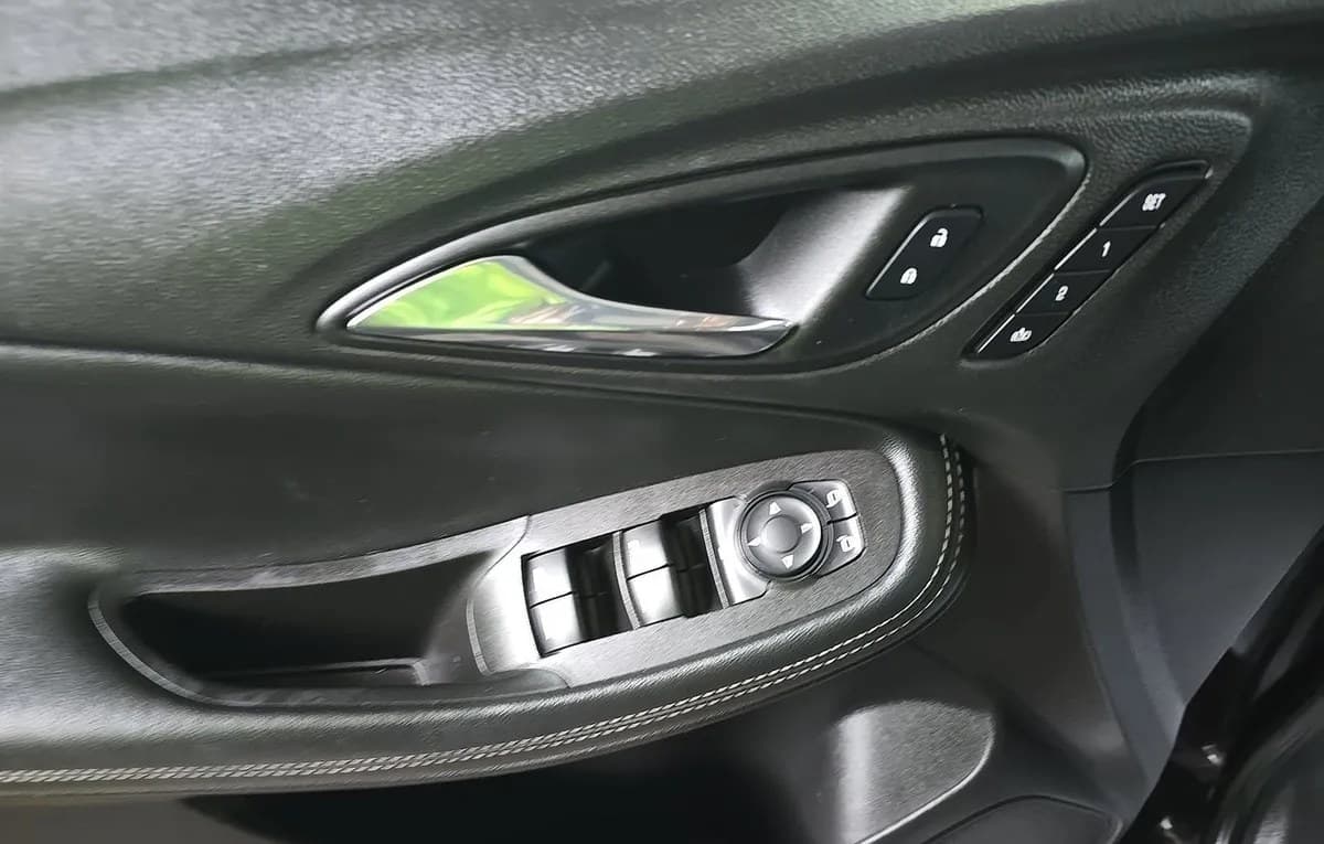 2021 BUICK ENCORE GX Essence 6