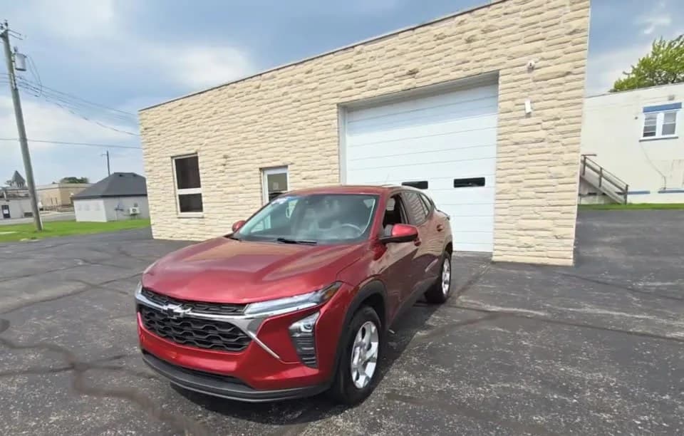 2024 CHEVROLET TRAX LS 2