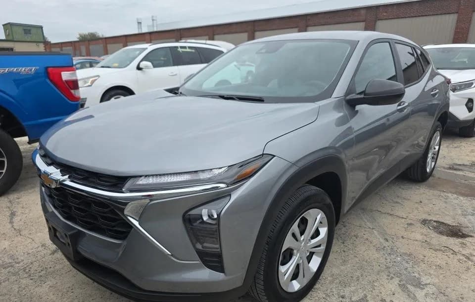 2024 CHEVROLET TRAX LS 2