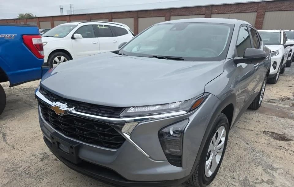 2024 CHEVROLET TRAX LS 3