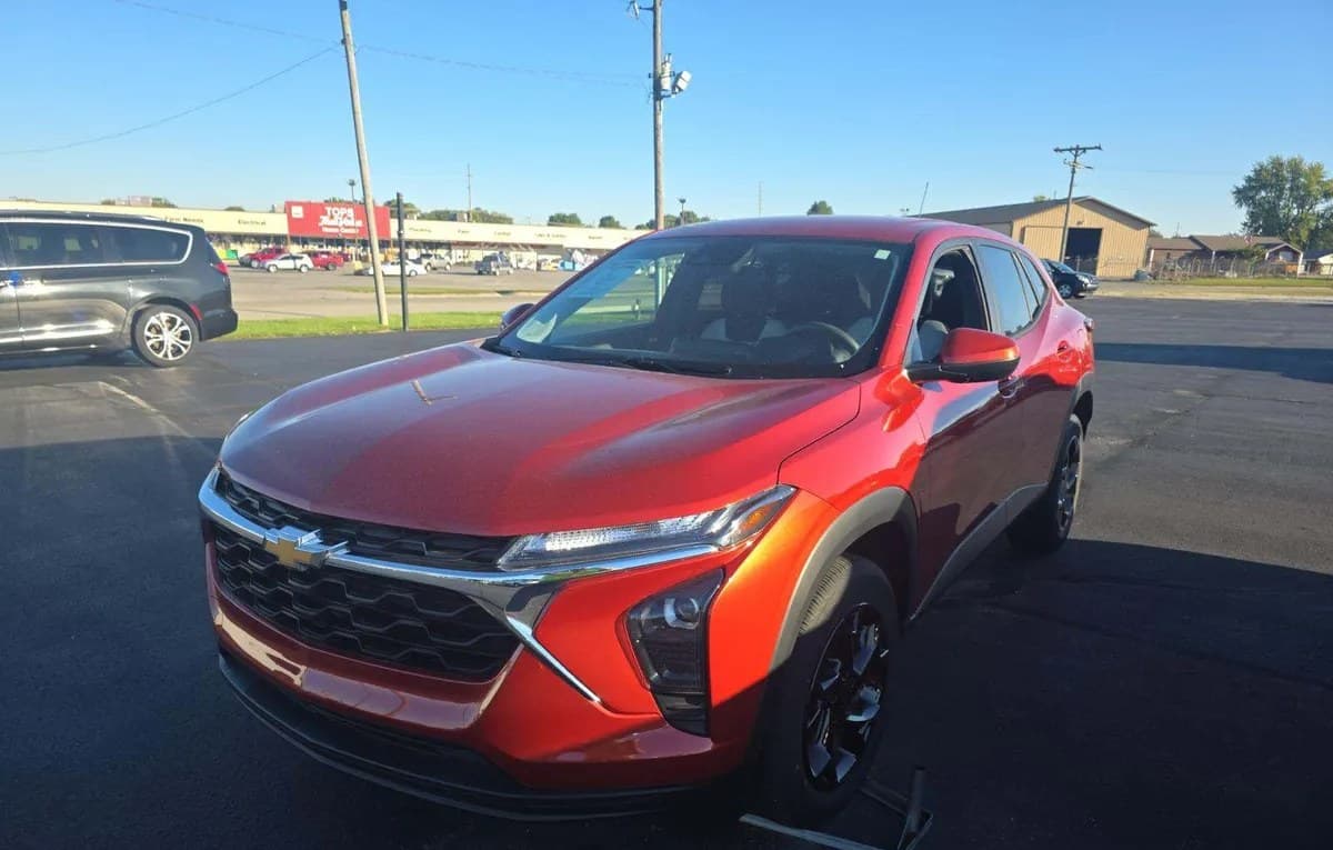 2024 CHEVROLET TRAX LS 2