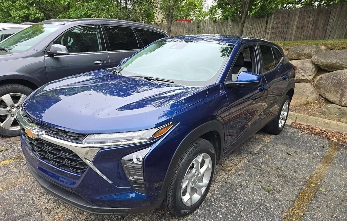 2024 CHEVROLET TRAX LS 2