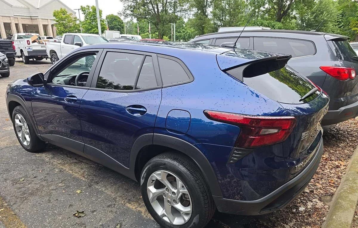 2024 CHEVROLET TRAX LS 3