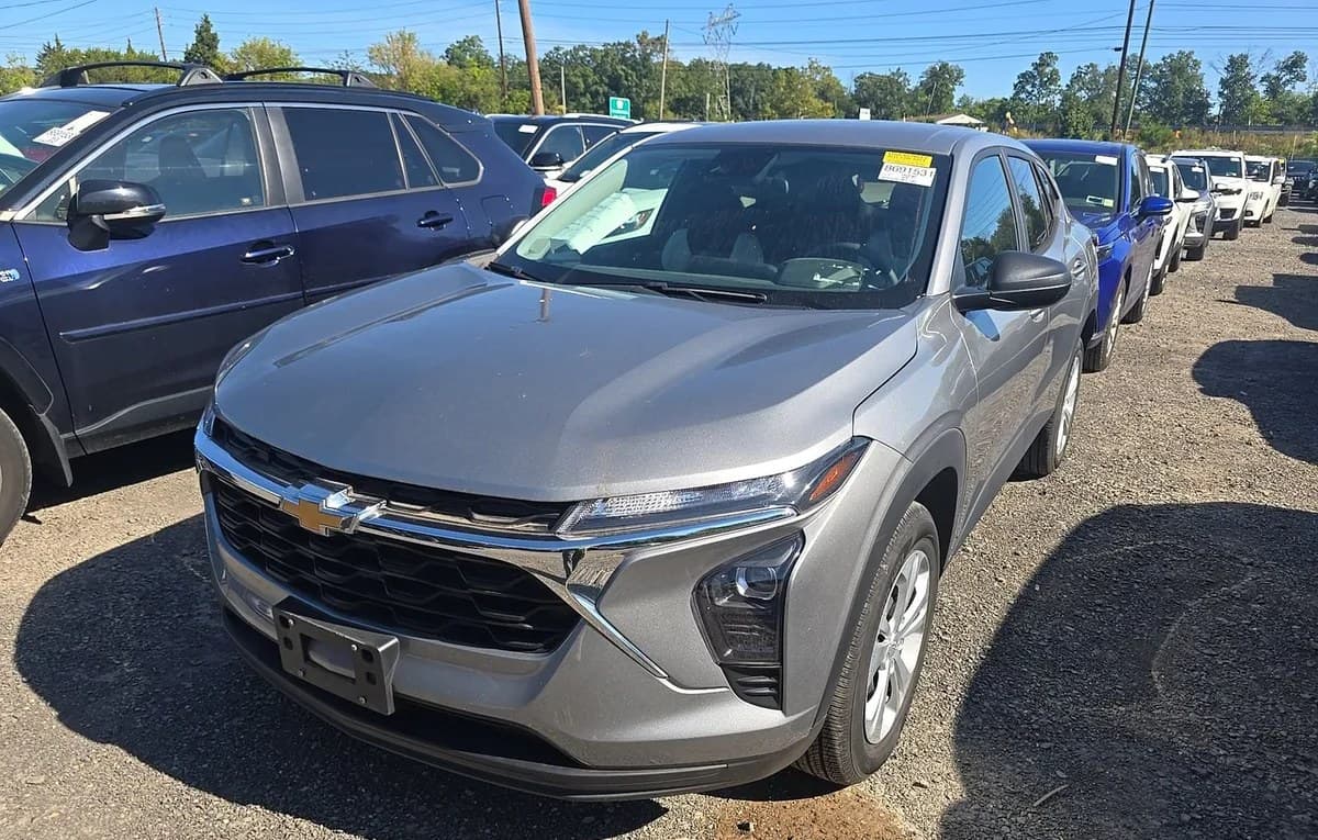2024 CHEVROLET TRAX LS 2